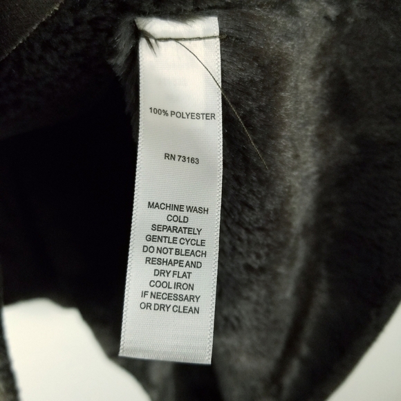 CUPIO Woman 1X Faux Suede & Faux Fur Lined Vest Angled Zipper closure - Picture 6 of 7